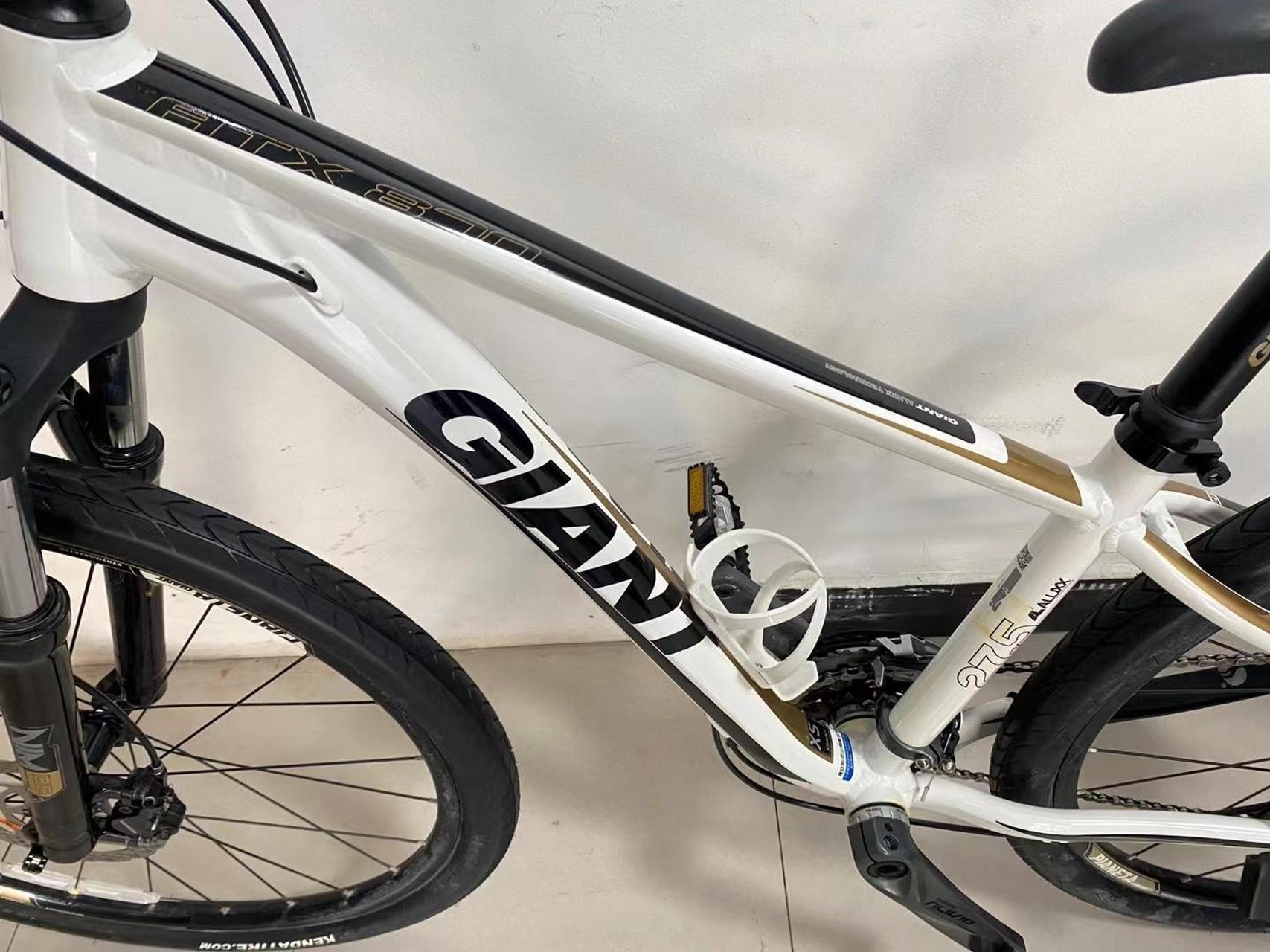 捷安特atx870,禧玛诺27速油刹,铝合金车架,线控锁死前叉,27.