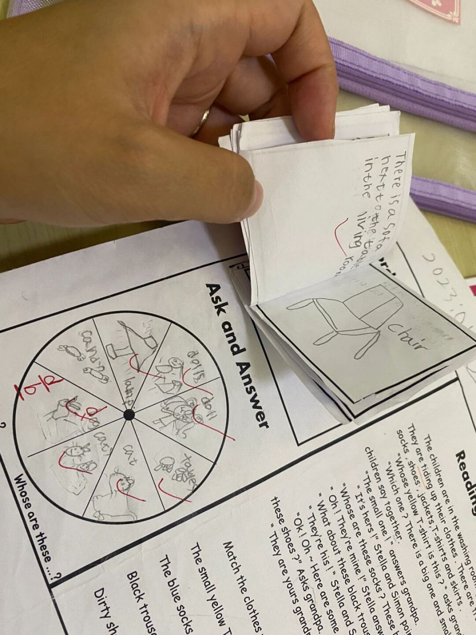 幼儿园小朋友完成的lapbook书制作