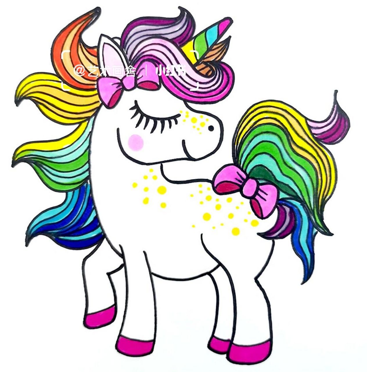 课程主题:《儿童画教程 | 综合创意画--神秘的独角兽!