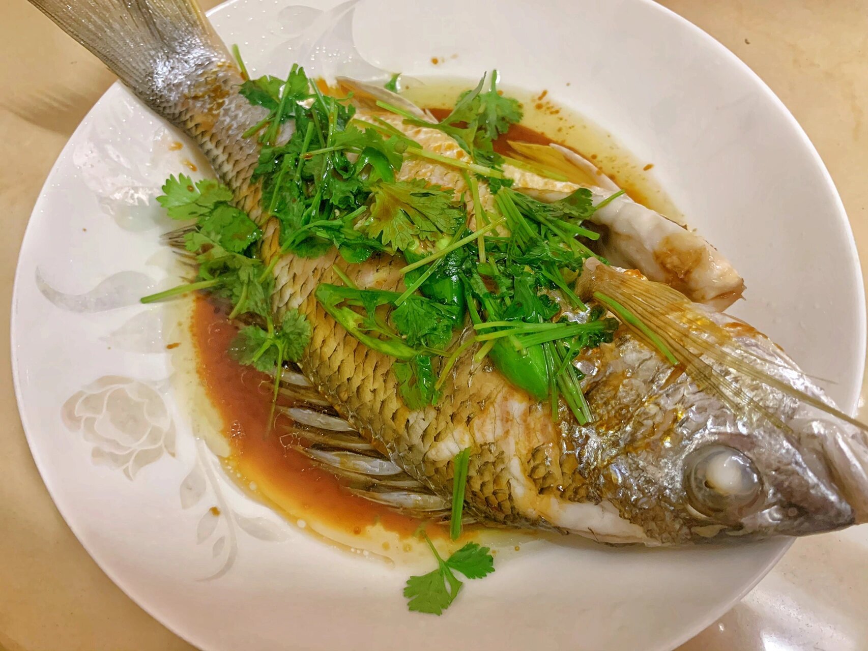 清蒸黄脚腊鱼 超好吃,这个酱油捞饭可以吃3碗 这次不用葱了,用了自己