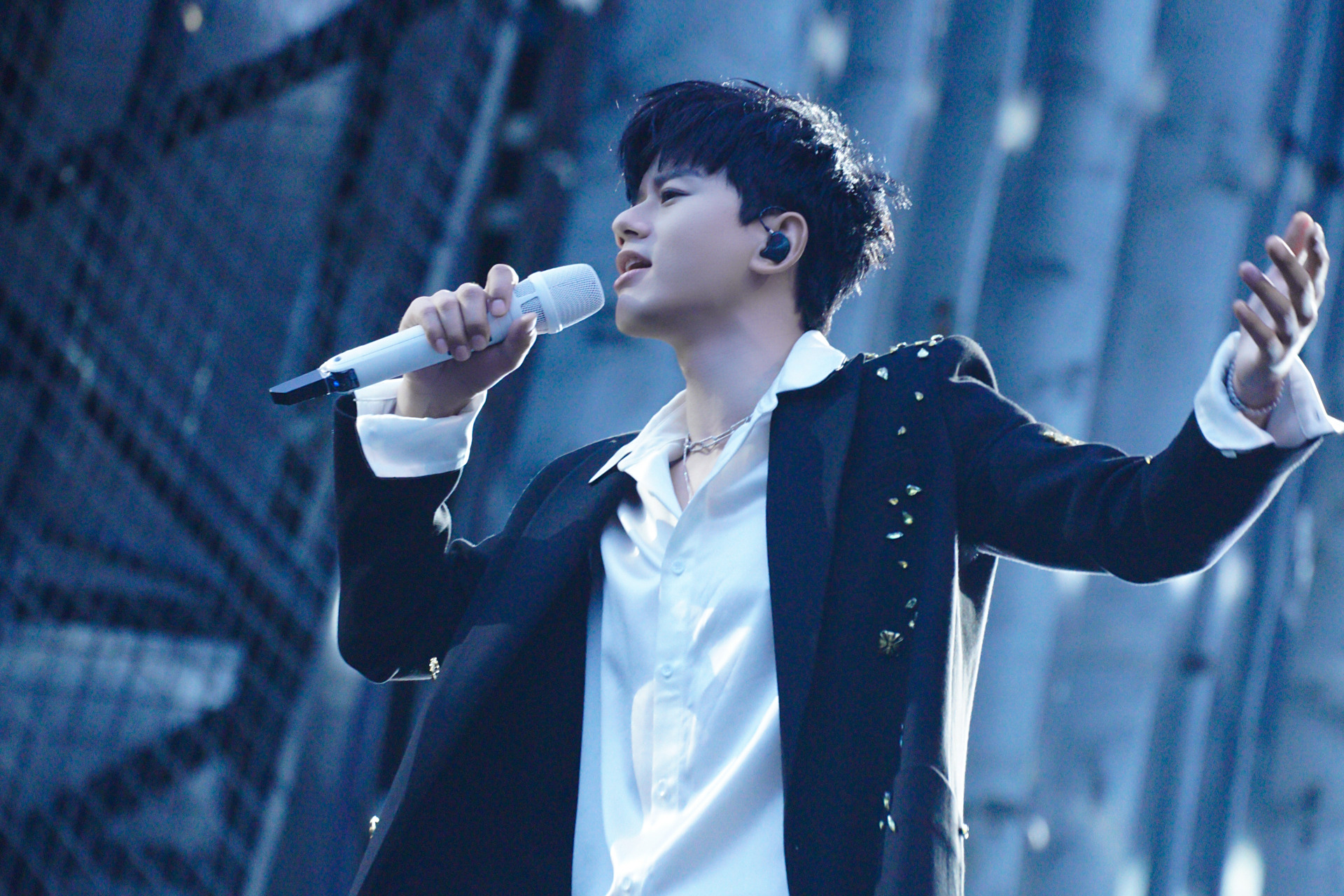 @张杰 未·live-「曜·北斗」巡回演唱会8月11日深圳站圆满成功!从"这