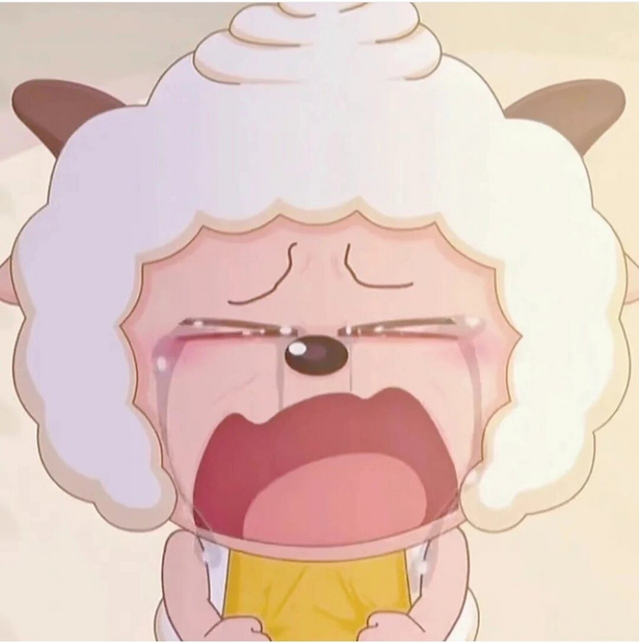 小哭包~ 懒羊羊哭的这么可爱,可以让他一直哭吗#表情包# #懒羊羊