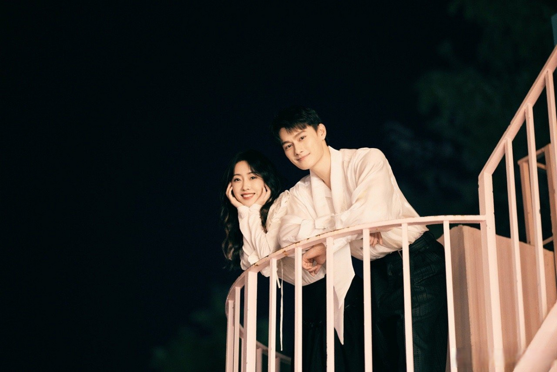 宣璐和汪卓成戏里虐,戏外的福利这不就来了.