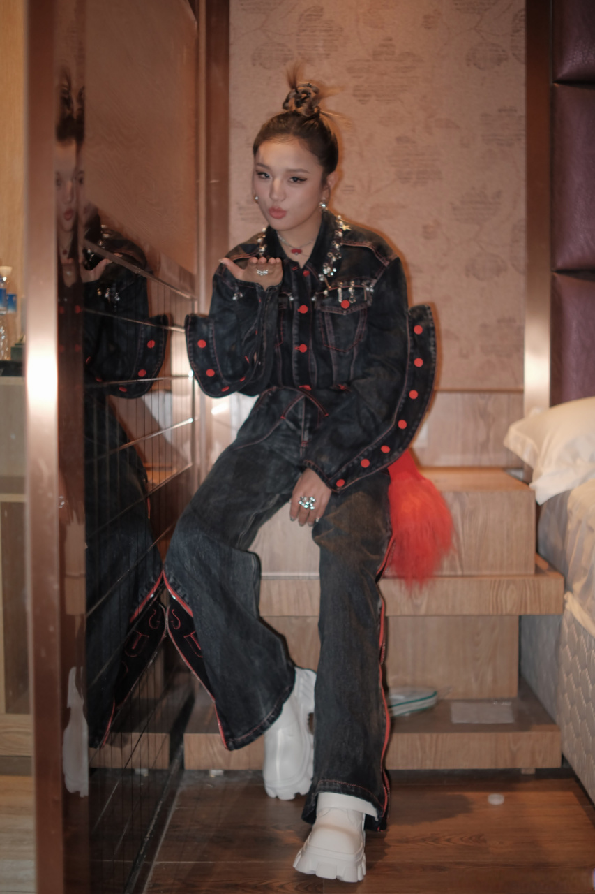 969696 #斯丹曼簇