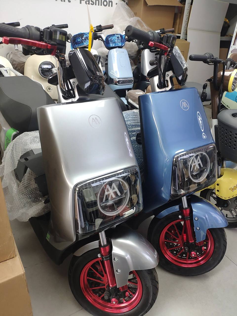 爱玛电动车72v可上牌 尾箱,电池72v,全新,可上牌!