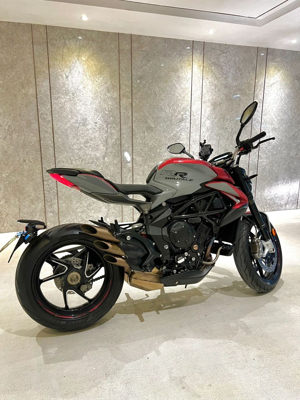 奥古斯塔 — 最好看的摩托车,没有之一!