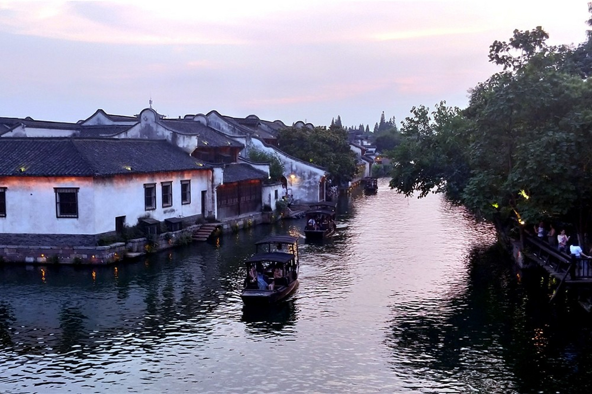 写给大家:乌镇西栅景区一日游攻略 之前分享了很多我在乌镇旅游的心得