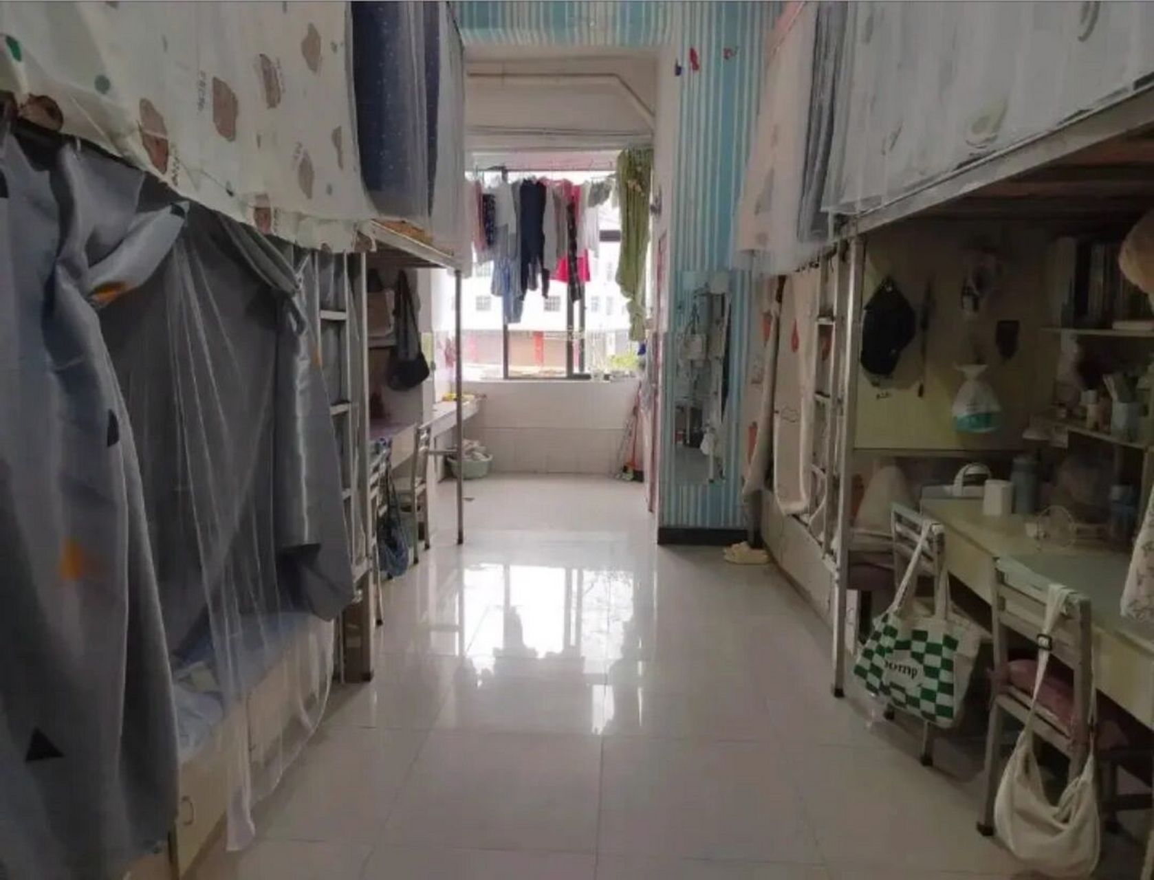 学校的美景美食都爱了呀,宿舍环境也好好喔,想来的伙伴们私聊我呀