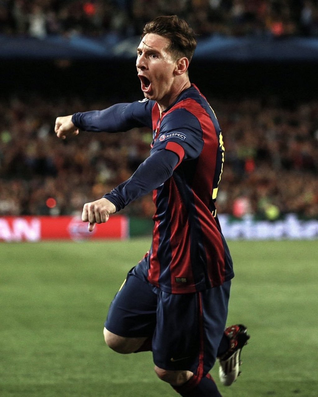 2009年的今天,伊涅斯塔绝杀切尔西,晋级欧冠决赛 2015年的今天,梅西梅