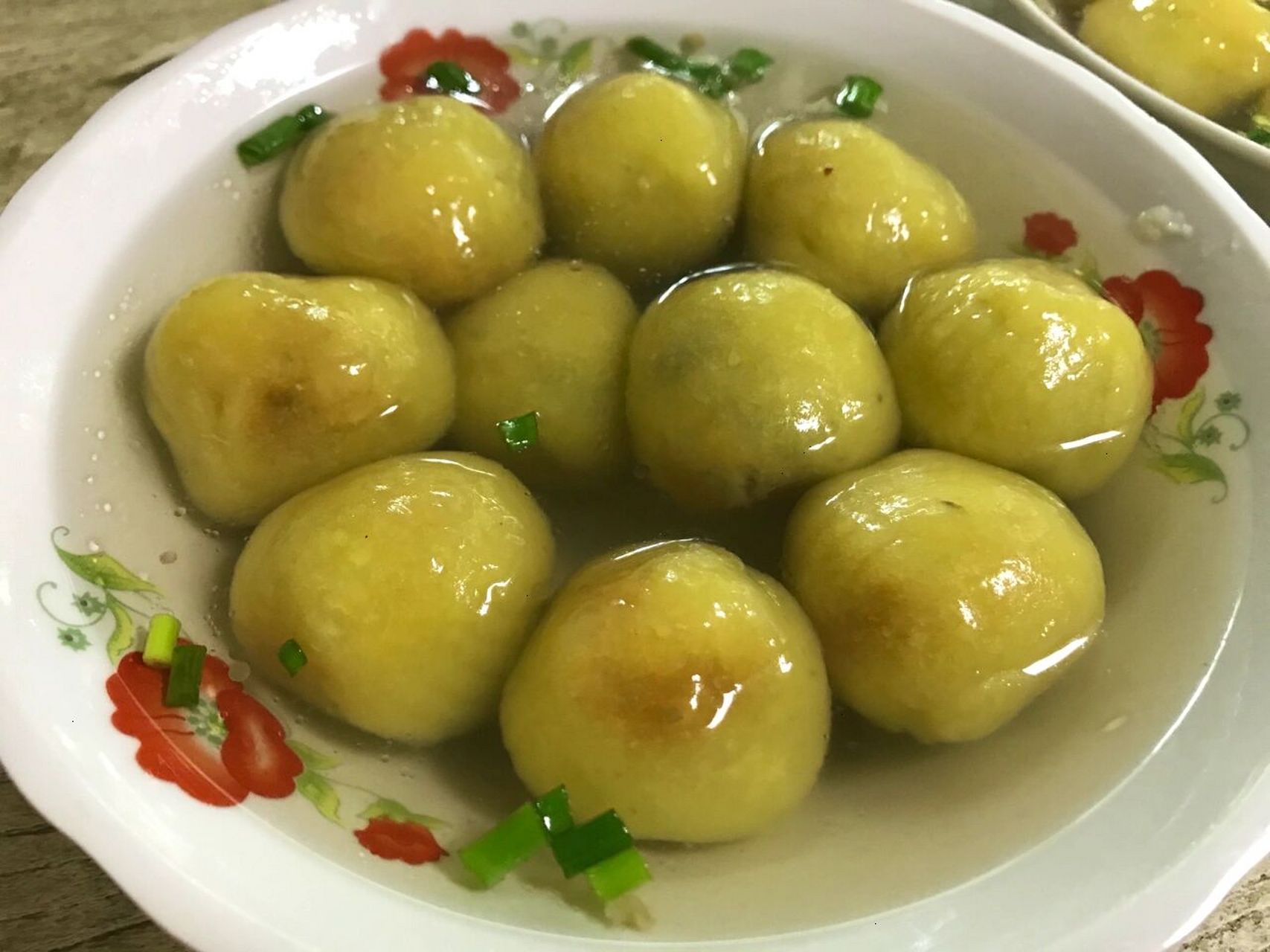 姐妹番薯丸 📍南山路 一家开了十几年的小店,靠做番薯丸起家,外壳软