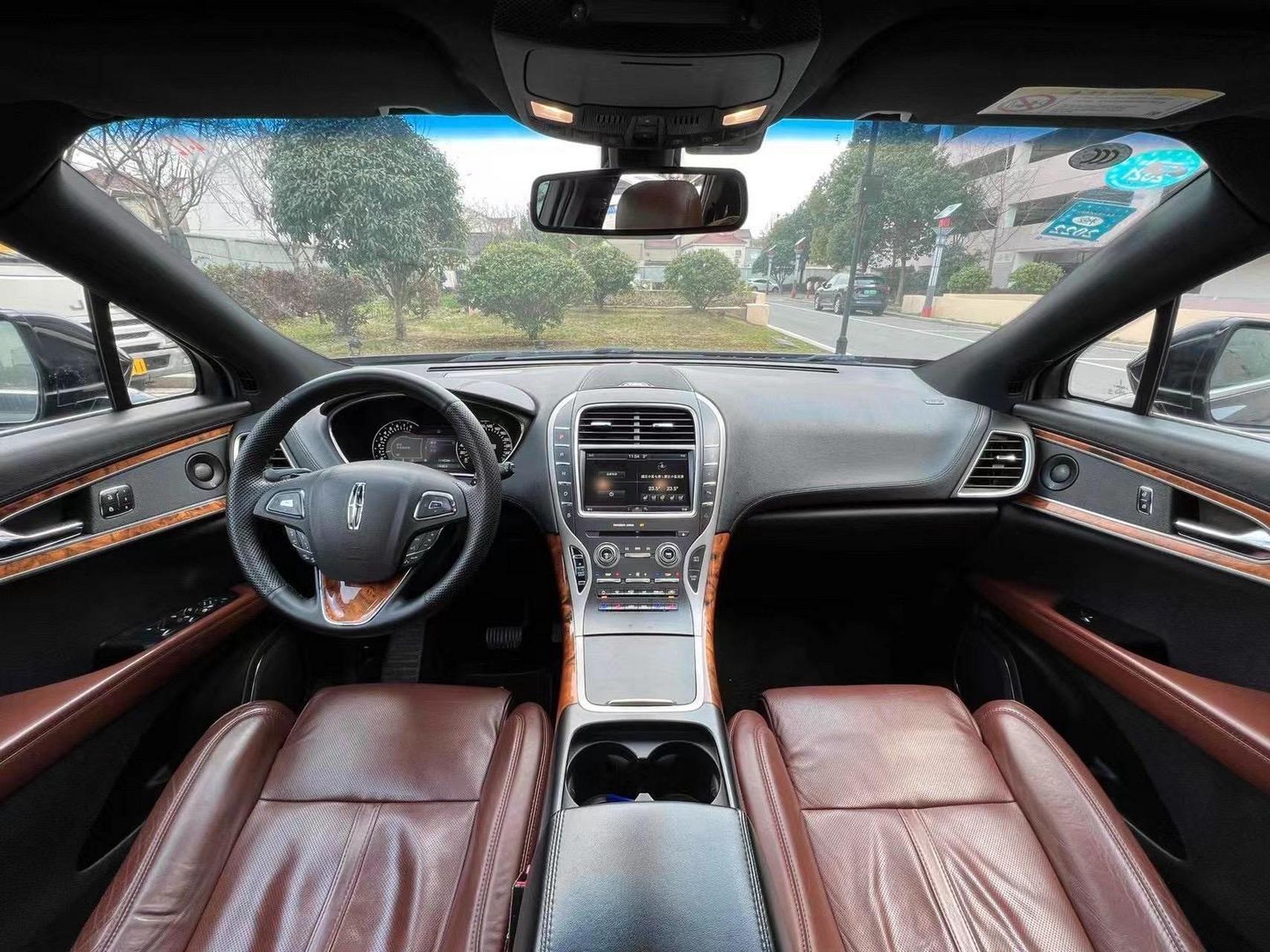 88万元 新到17款16年11月上牌林肯mkx四驱尊耀版,安全行驶11.