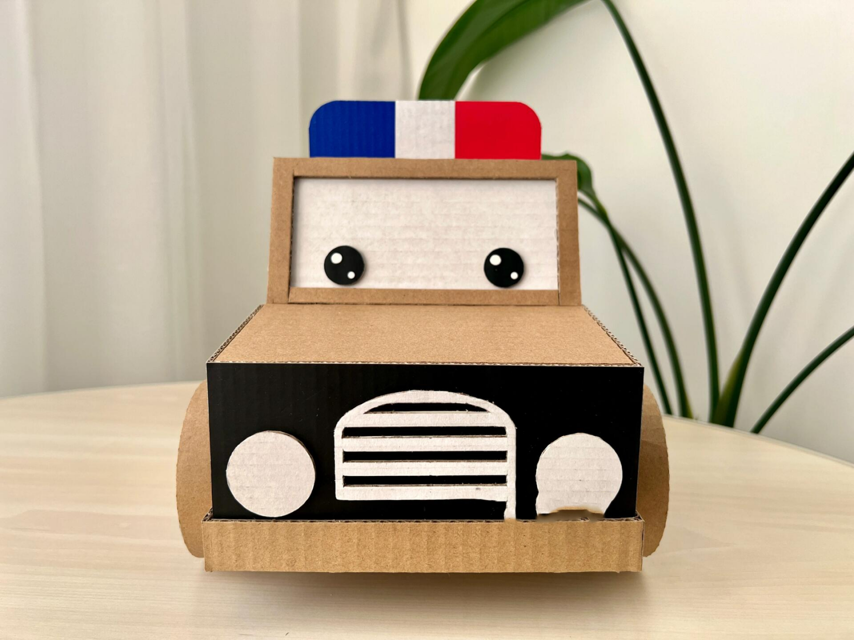 手工改造|用快递箱做个小警车03 快递箱别扔7515找出完整纸皮