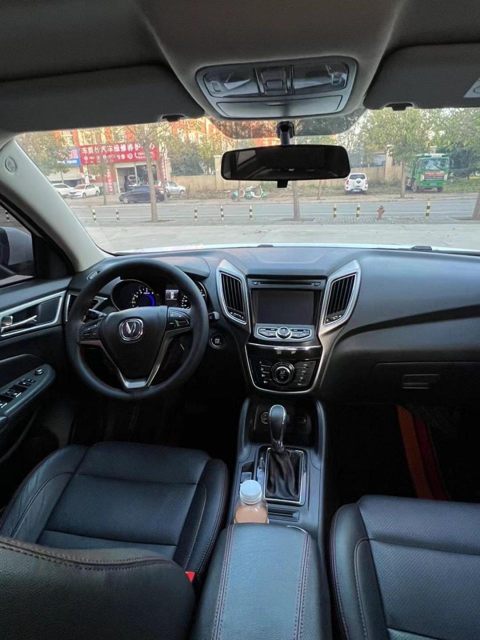 2016年长安cs75自动挡1.