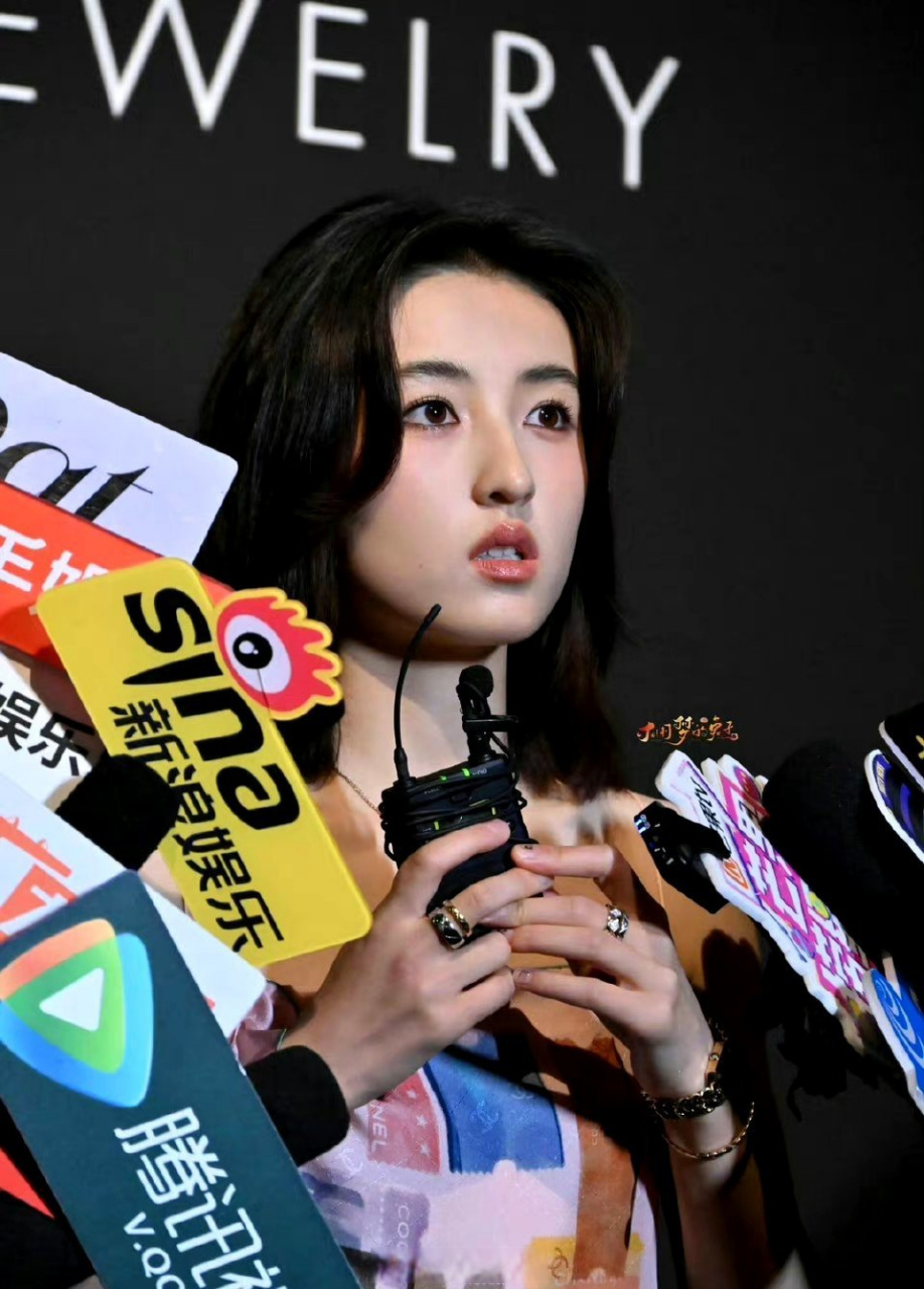 张子枫的采访图,这状态能打几分呢?