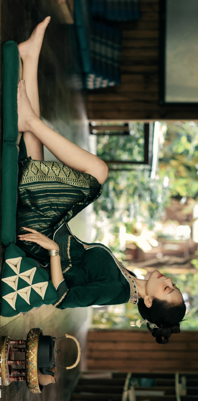 吴佩柔傣服写真壁纸组图