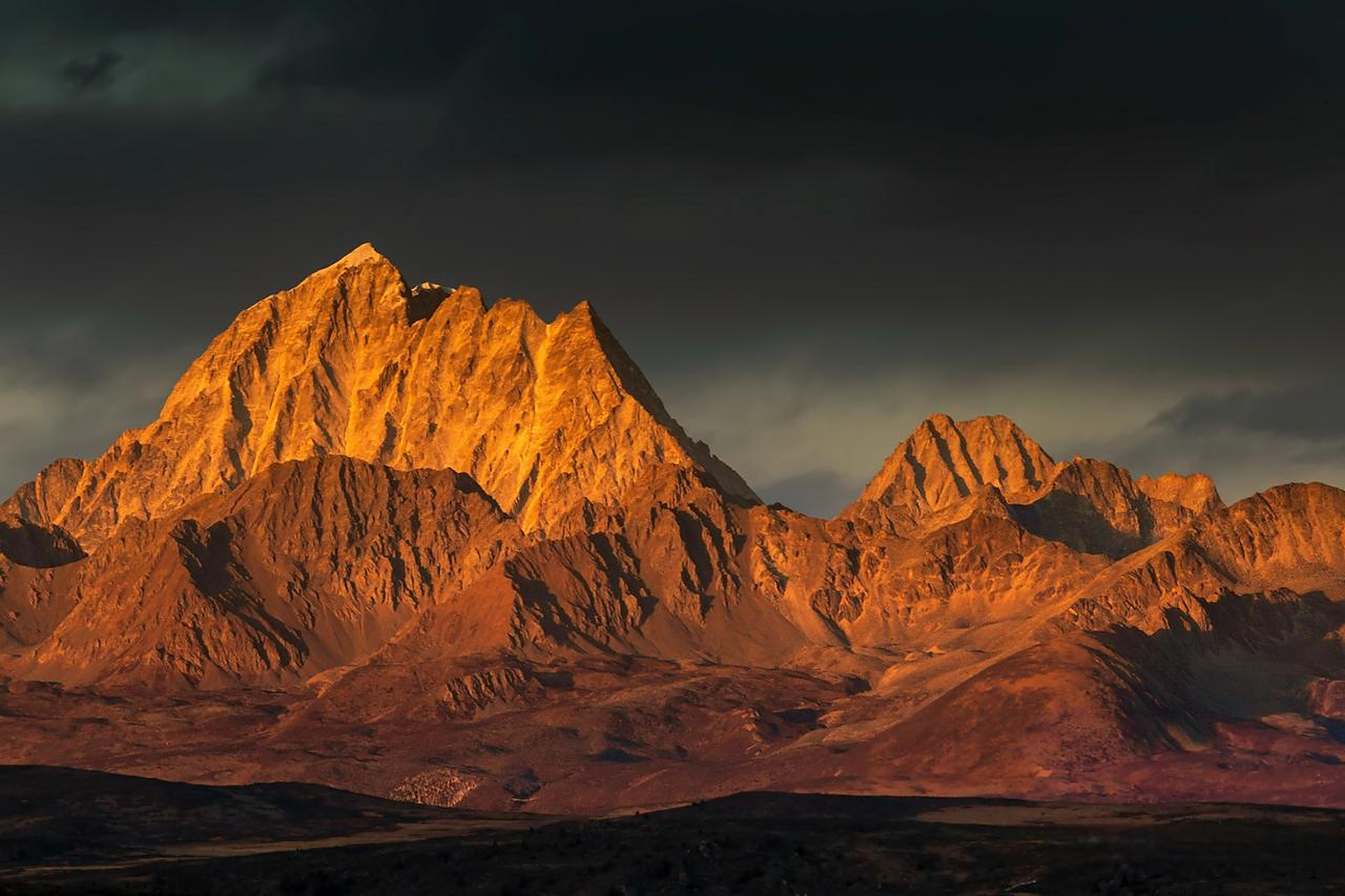 夏日生活打卡季蜀山之王贡嘎山,为横断山的大雪山主峰,四川省最高峰