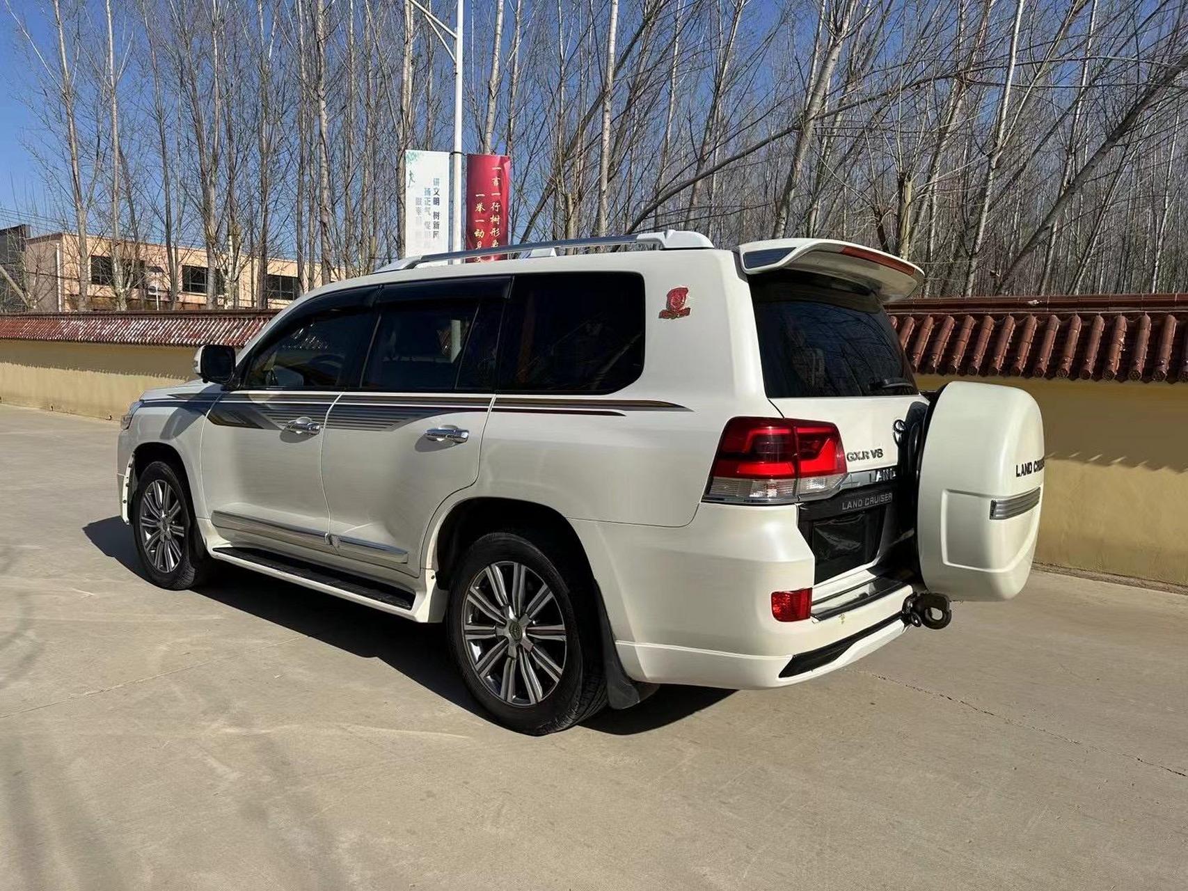 全网唯一,准18年最新款丰田兰德酷路泽,江湖人称陆地巡洋舰——陆巡