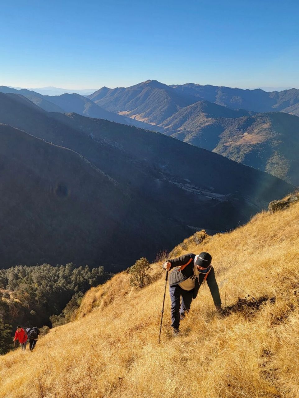 大理第一高峰——雪邦山徒步(附攻略) 说到大理海拔最高山,很多人自然