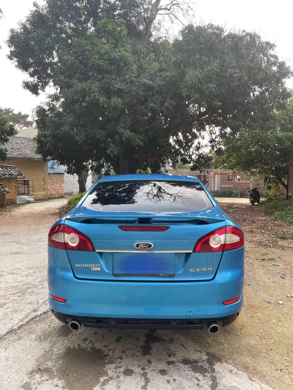 09年蒙迪欧致胜运动款,全车原版无事故,改装了透镜大灯,倒车影视,大屏