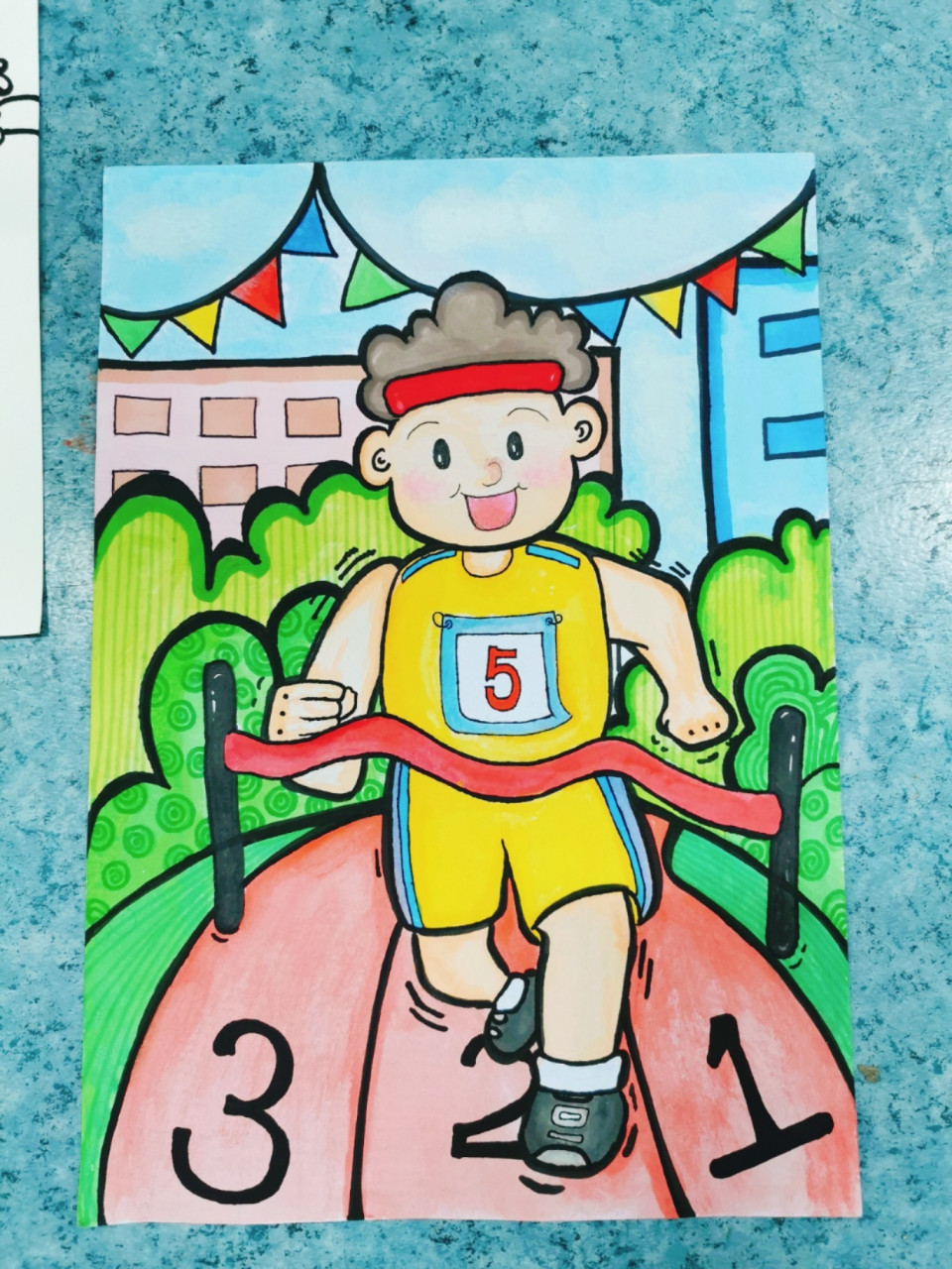 《运动会》儿童画 形象: 跑着的女孩9777奔跑的男孩98