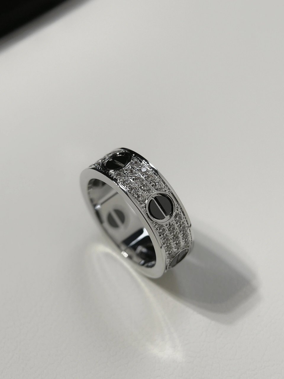 男女均可佩戴 任何场合都合适的卡地亚满天星黑钉戒指95