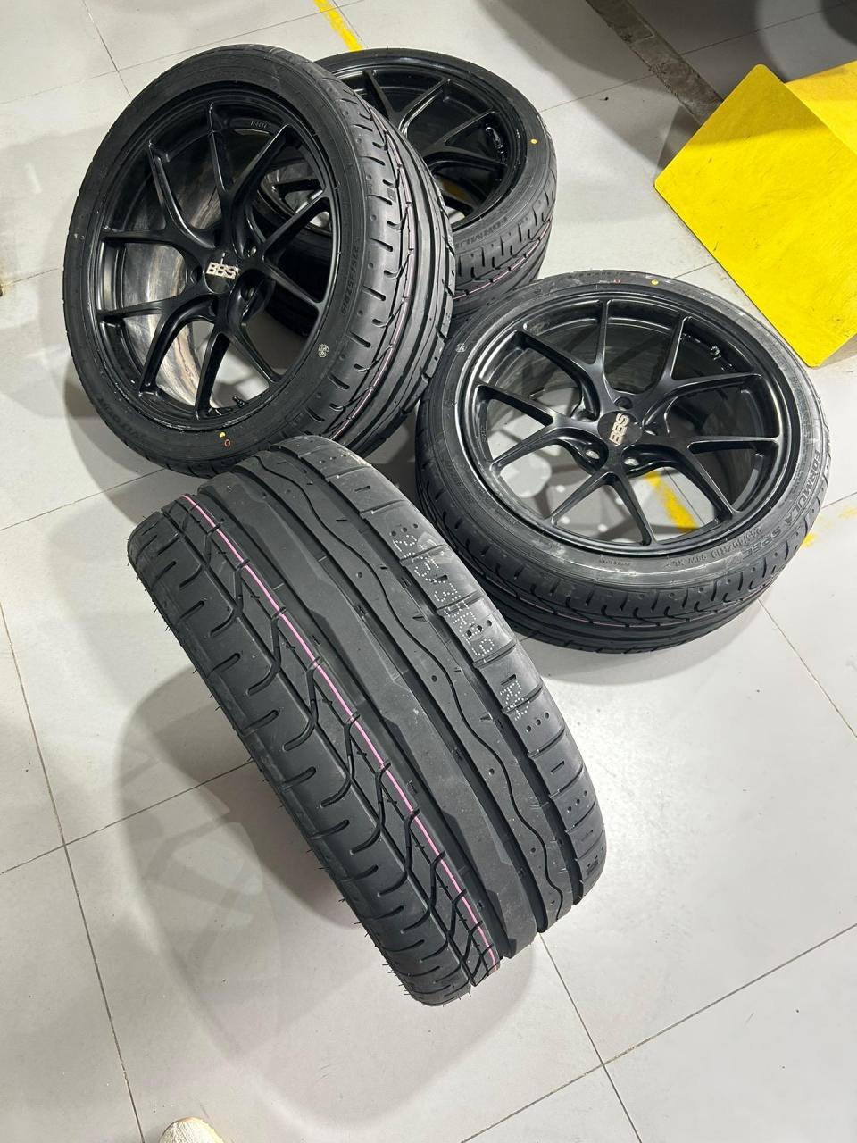 德国卫途spec z,超高性能街胎 较抓地又舒适静音,综合性能不亚于大