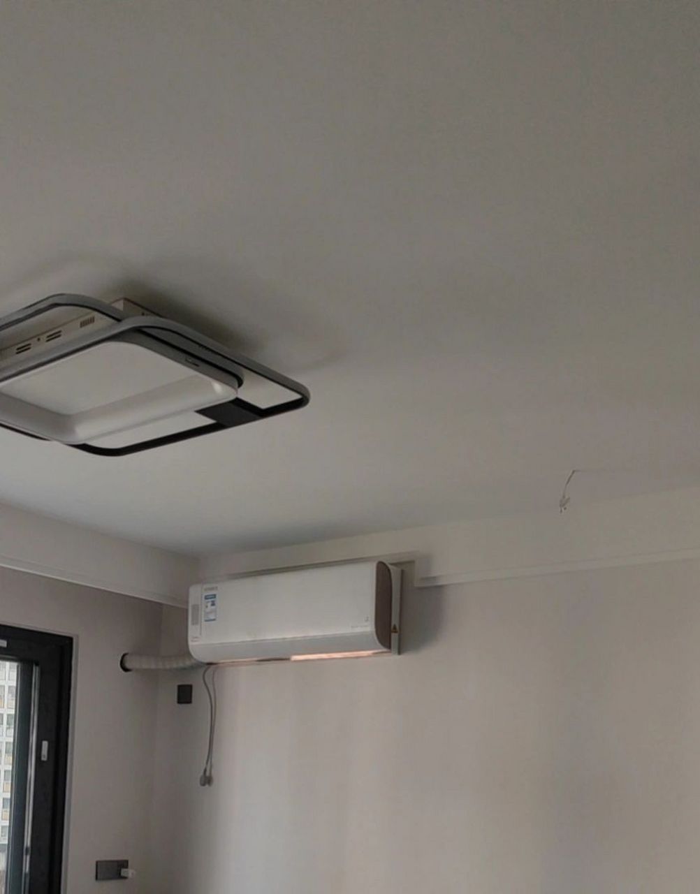 双眼皮吊顶如何装壁挂空调 效果很不错