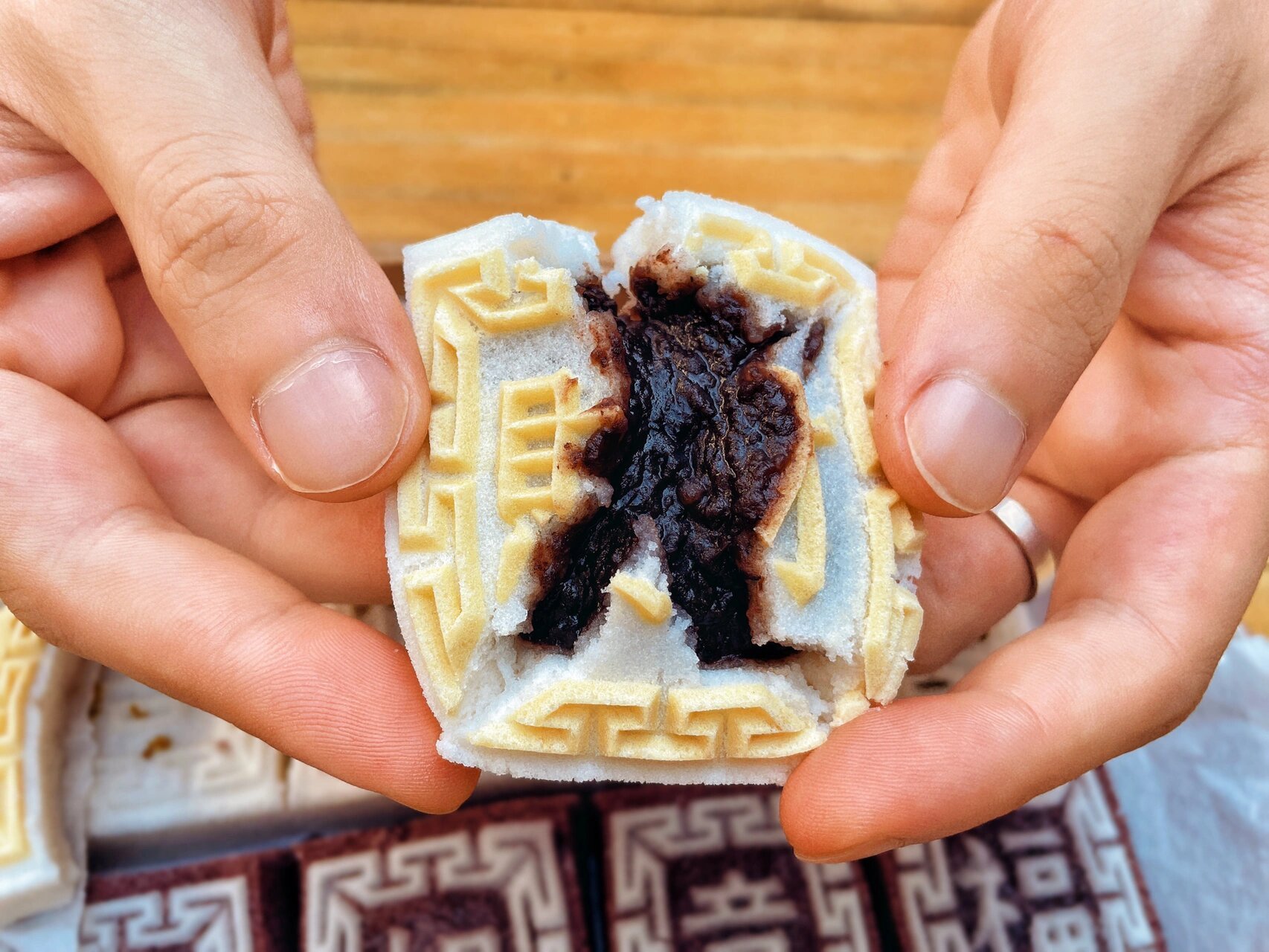 梁弄大糕 上过舌尖上的中国的美食 满满的馅 刚出炉的时候香味绝了 满