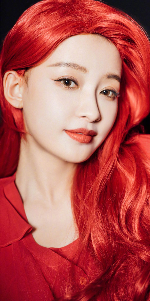 孙怡《大侦探》红发写真九宫格