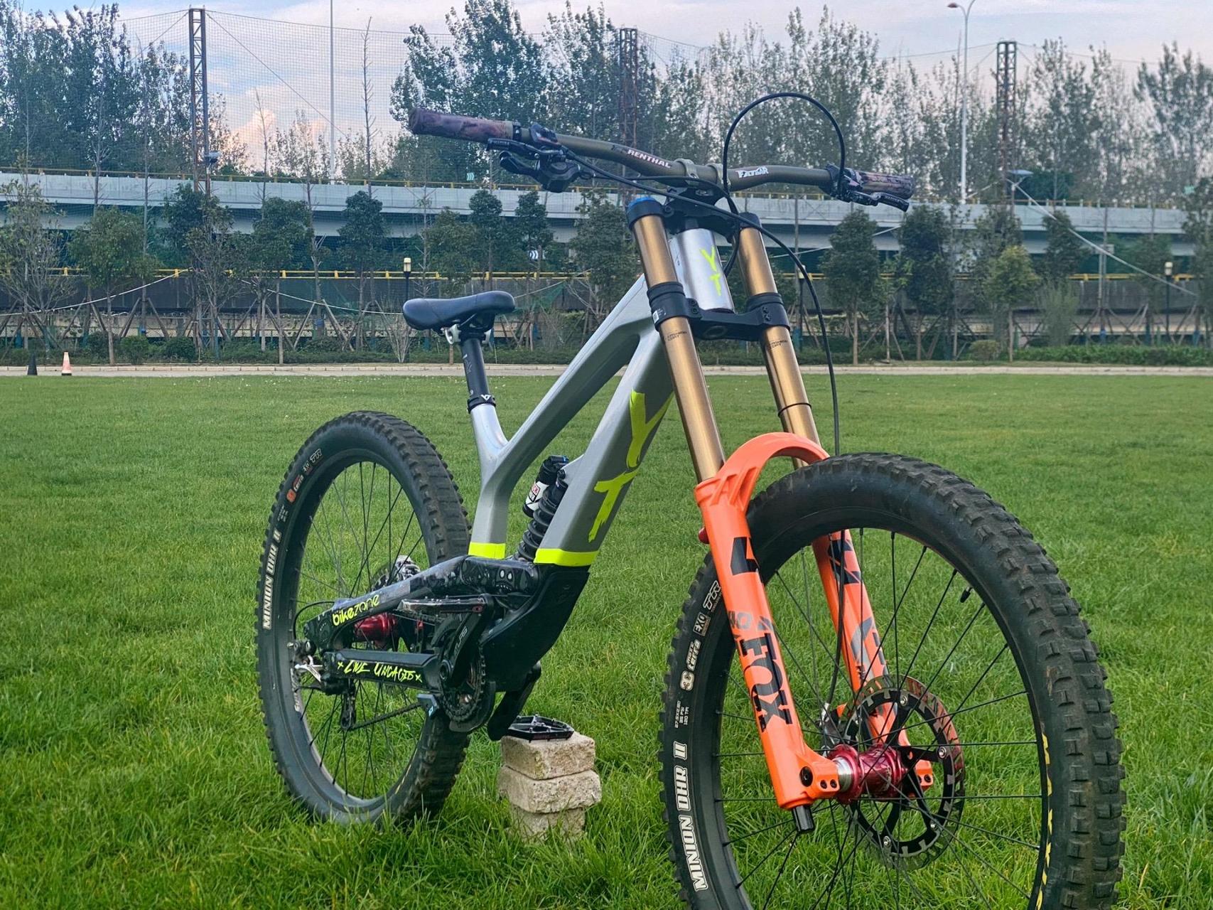 来自德国的肌肉速降车yttues dh速降 让骑行成为一种生活 这单车操作