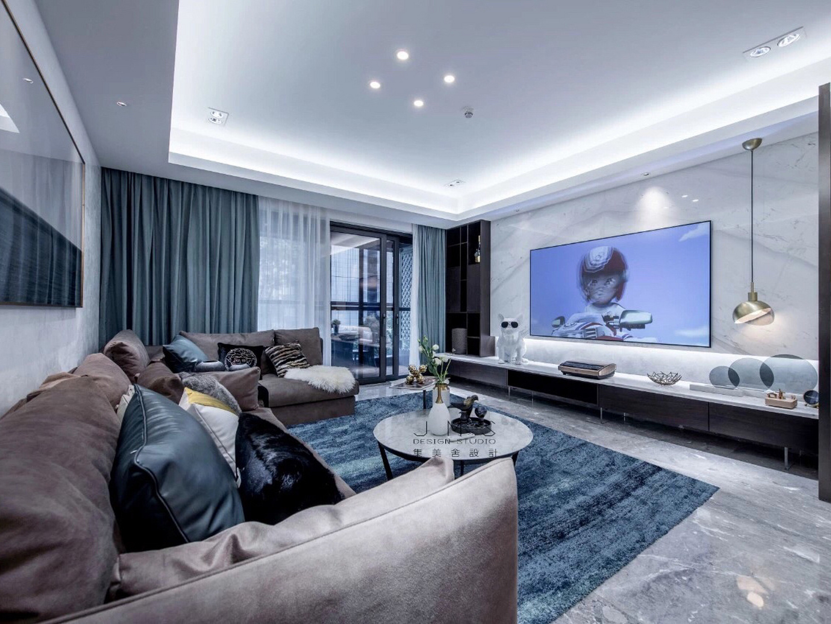 8715原创 | 高级灰与蓝色碰撞,海洋一般大气的家 大家好, kimi