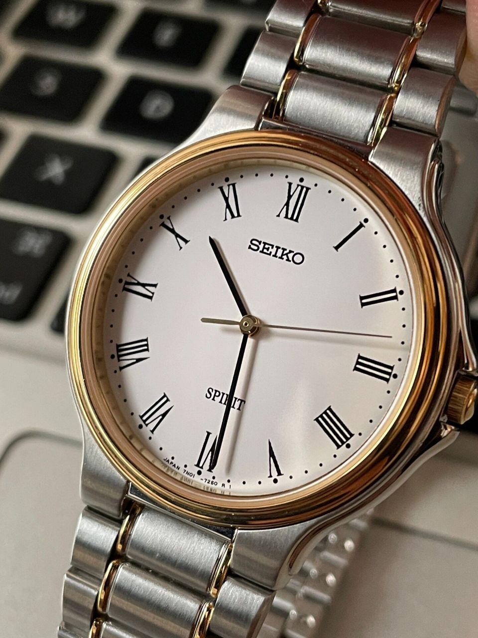 日本精工spirit中古表间金尊达款库存全新成色 经典罗马数字刻度 金色