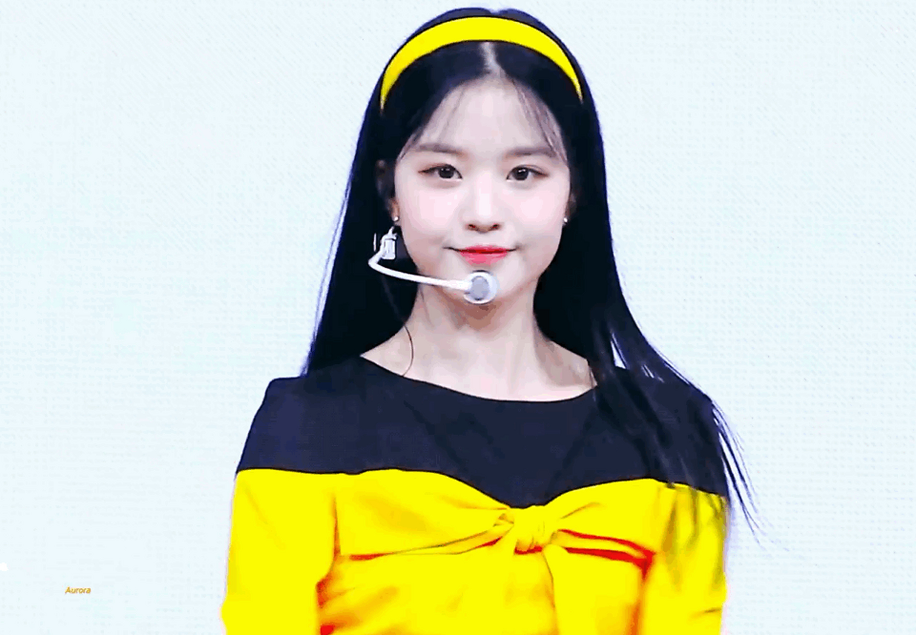 回顾一下izone时期的张元英,活泼俏皮的邻家小妹,一比较现在好像复仇