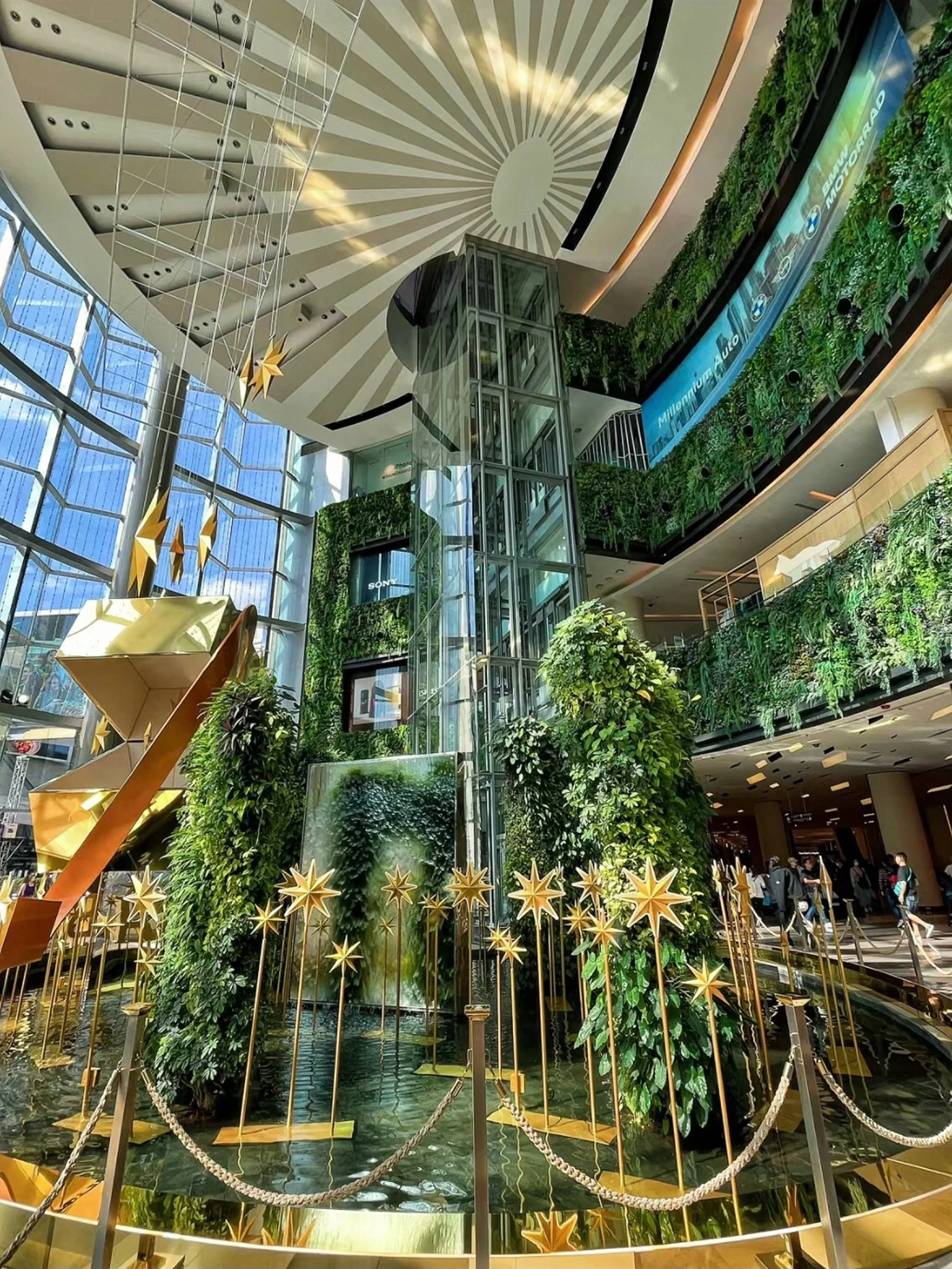 导语:曼谷🇹🇭暹罗天地(iconsiam)已经是曼谷最有名的购物中心了