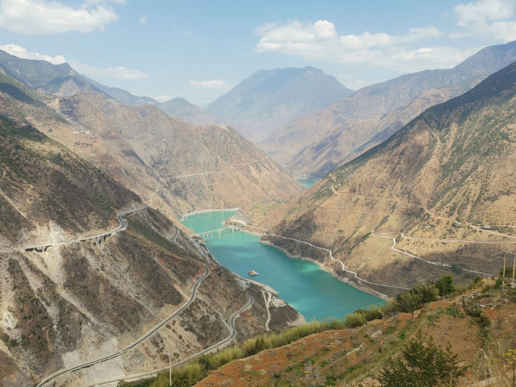 感受长征路——金沙江,大渡河,泸定桥 一直都很喜欢伟人的诗词,大气