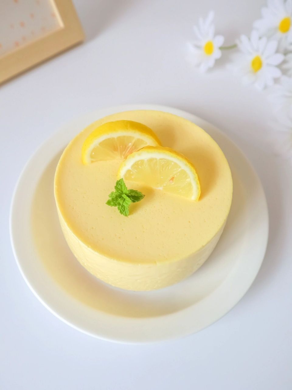 比慕斯还要好吃的柠檬巴巴露亚 奶香浓郁,入口即化,话说这个柠檬巴巴