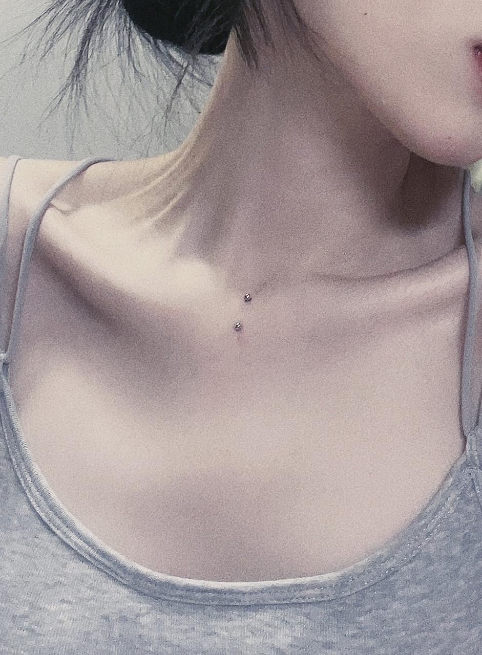 锁骨钉07   07  3月份打了脐钉后,昨天鼓起勇气去安排了锁骨钉 打