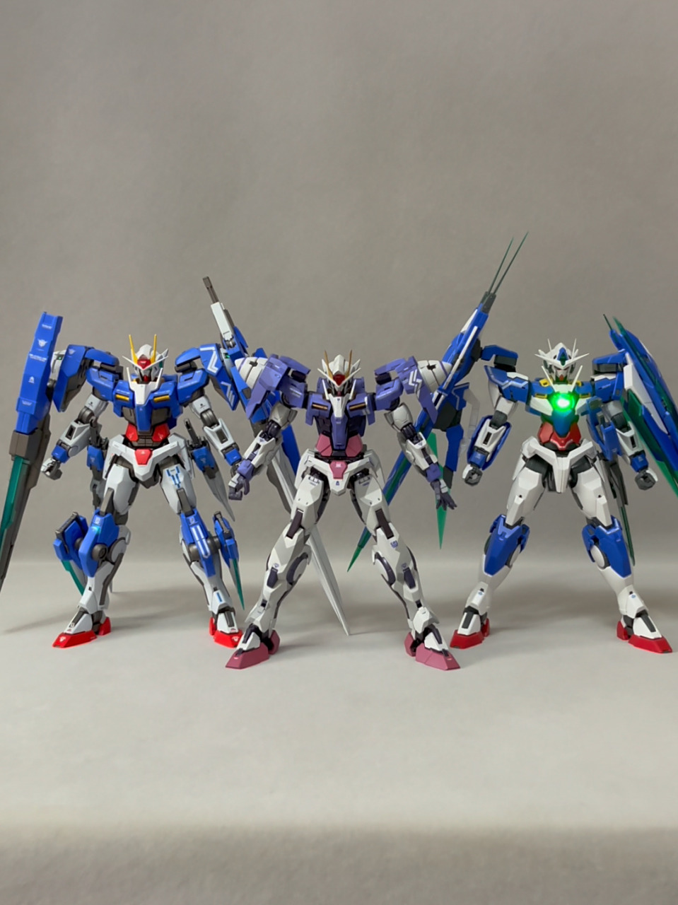 mg,mb高达00r,00q  系列中"最强最帅"主角机大集合:   哪部00机体是你