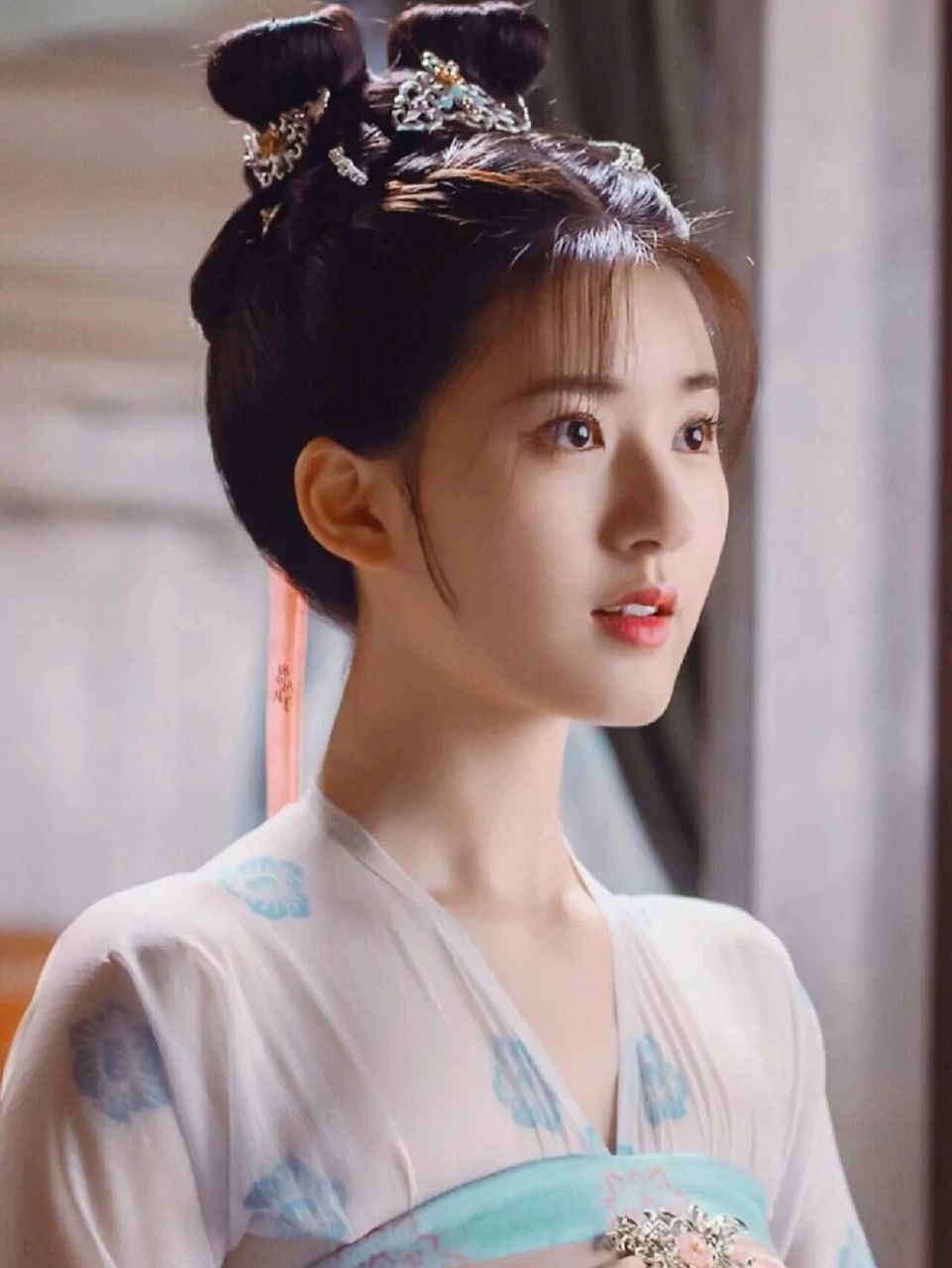 赵露思绝美古装图片.