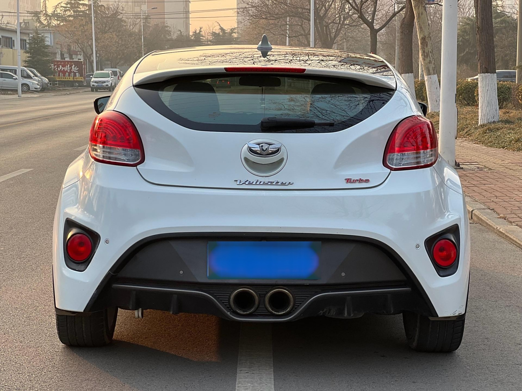 14年现代飞思 三门四座小跑车 外观拉风 1.