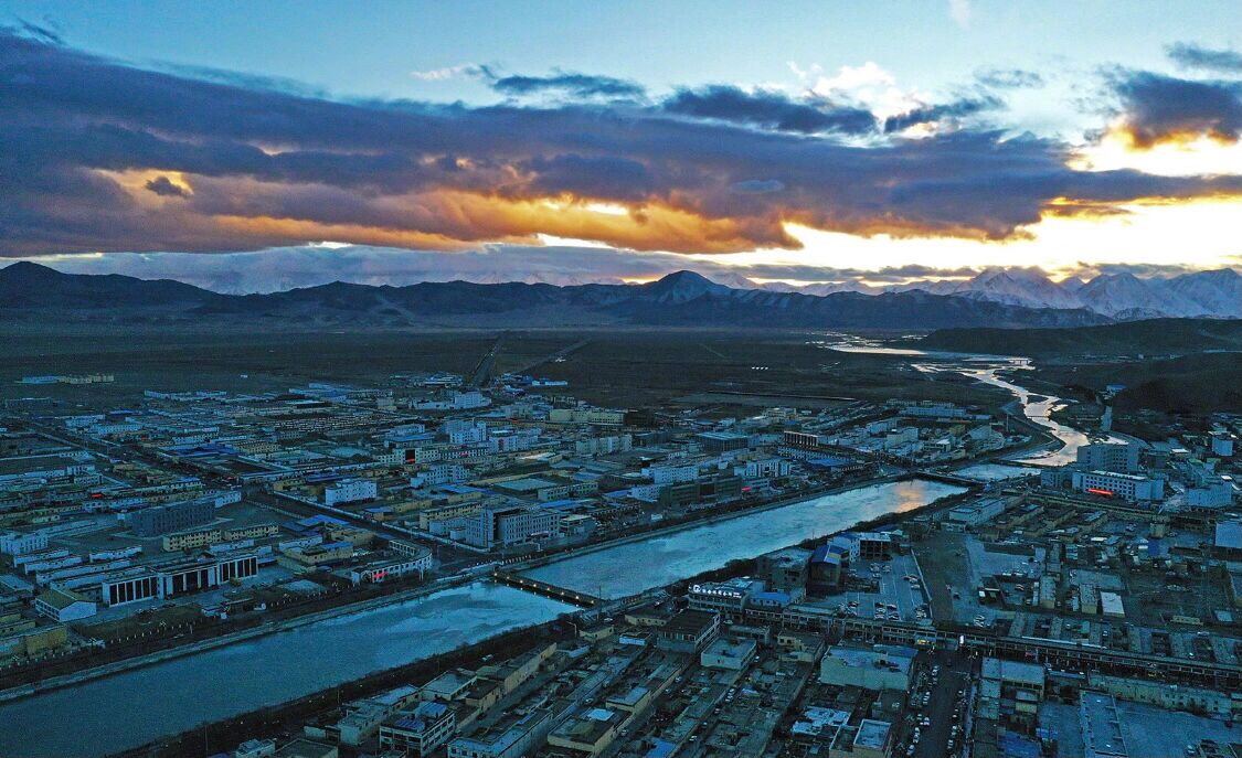 云中之城—狮泉河镇   狮泉河镇,隶属于西藏自治区阿里地区噶尔县,地