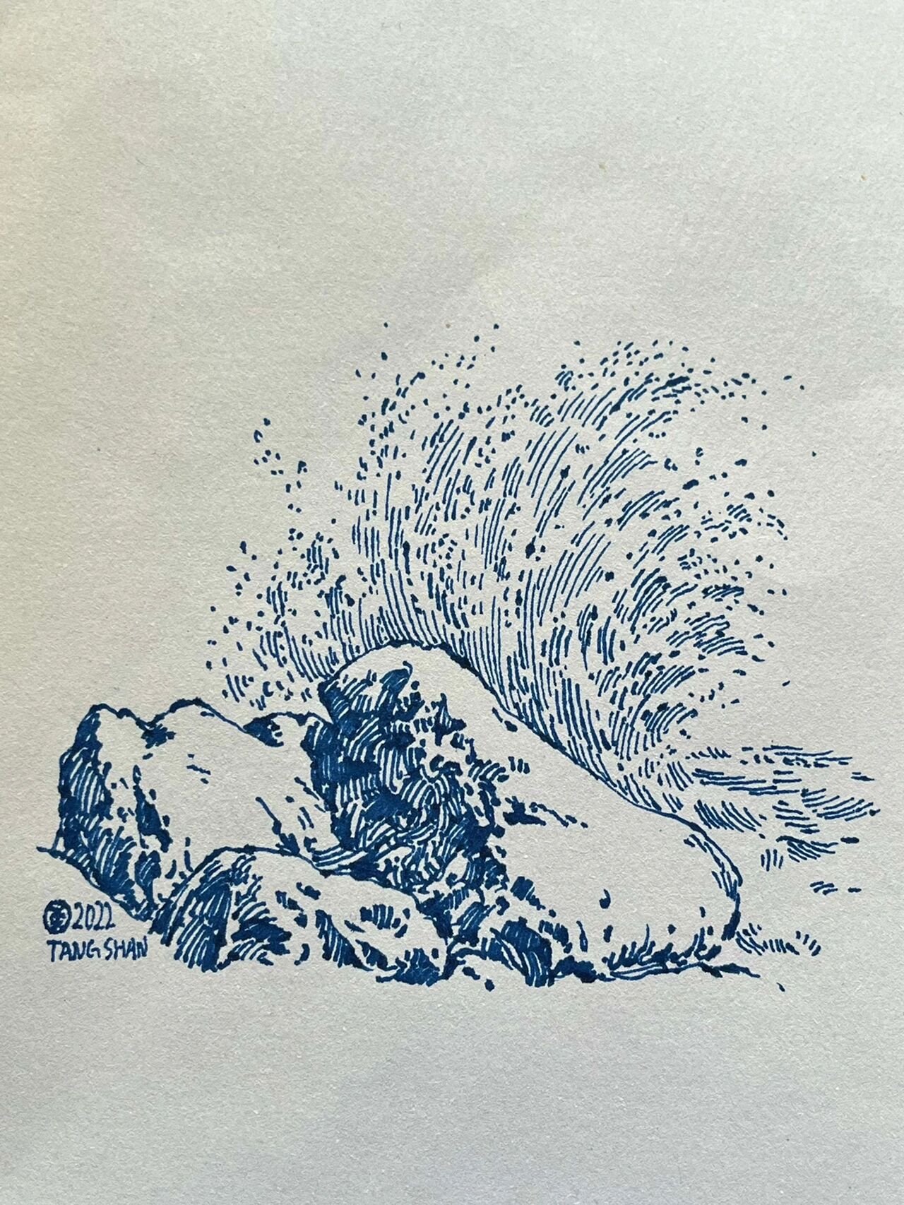 海浪和礁石的简单画法 以前画过海浪,大家觉得太复杂不好下手,今天