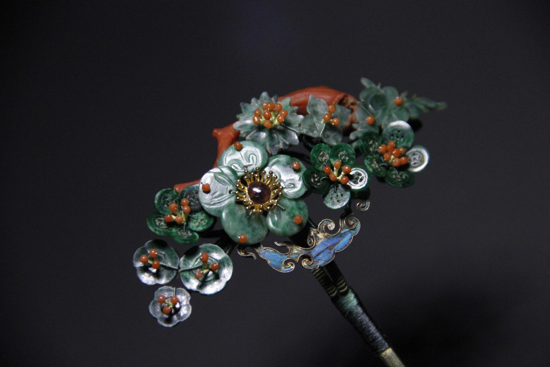 清代老翡翠绿梅多宝簪