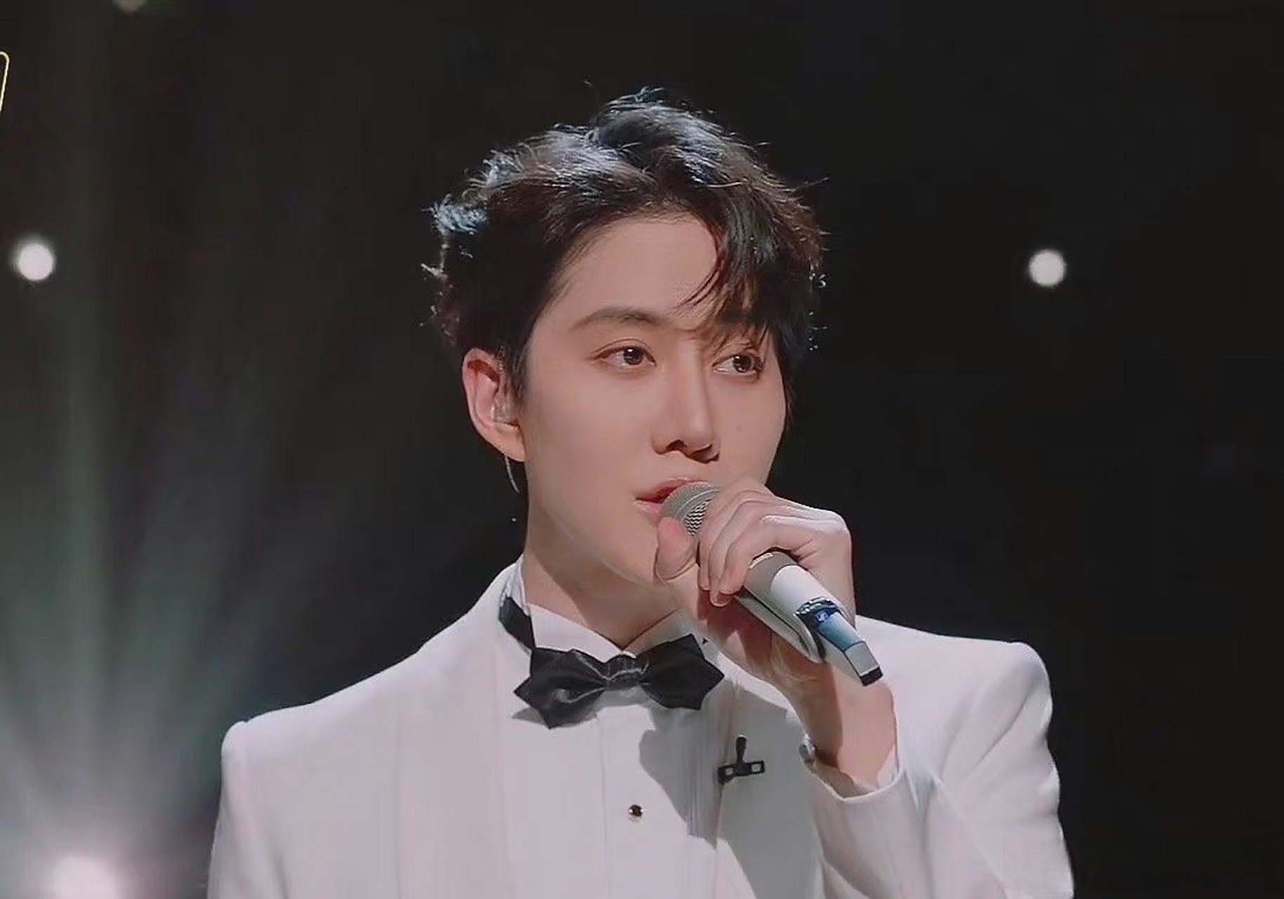 泰娱乐头条#泰星mike参加《披荆斩棘的哥哥第二季》!