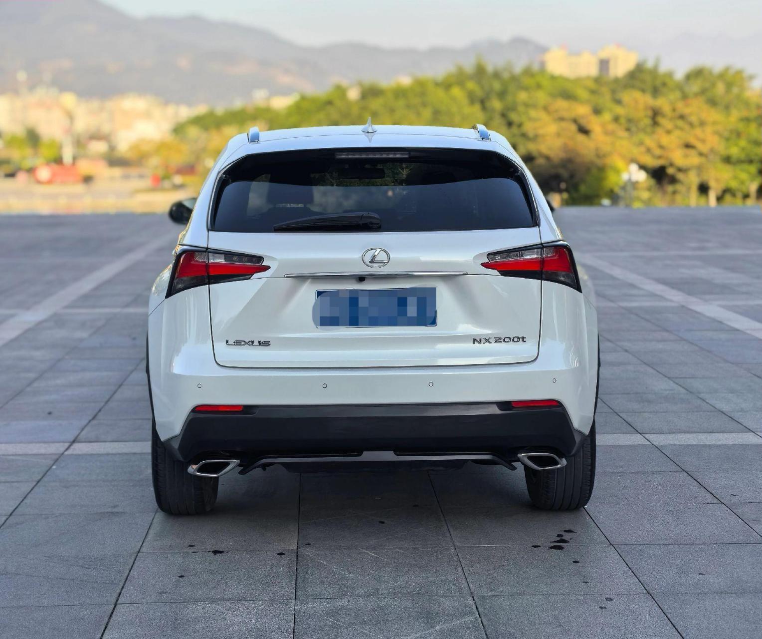 15年雷克萨斯nx200t四驱锋尚版,无钥匙进入系统,一键启动,天窗,换挡