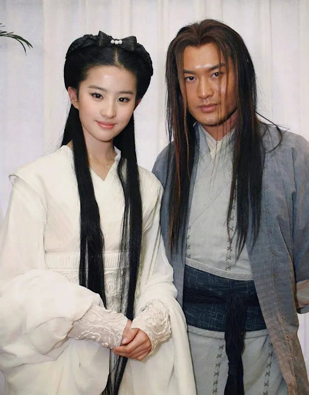 小龙女应该叫杨过一声叔叔[抠鼻][抠鼻][抠鼻]#刘亦菲黄晓明肤色差
