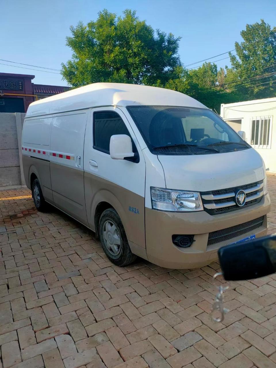 福田风景g7封闭式货运大面包