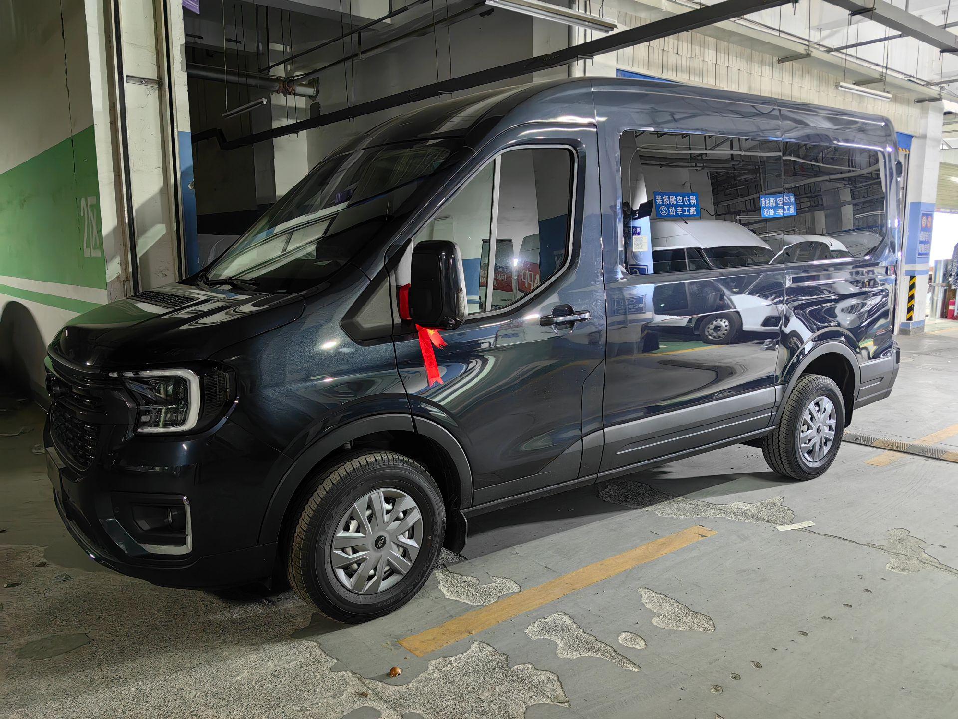 江铃福特全顺t8中央空调改装完成