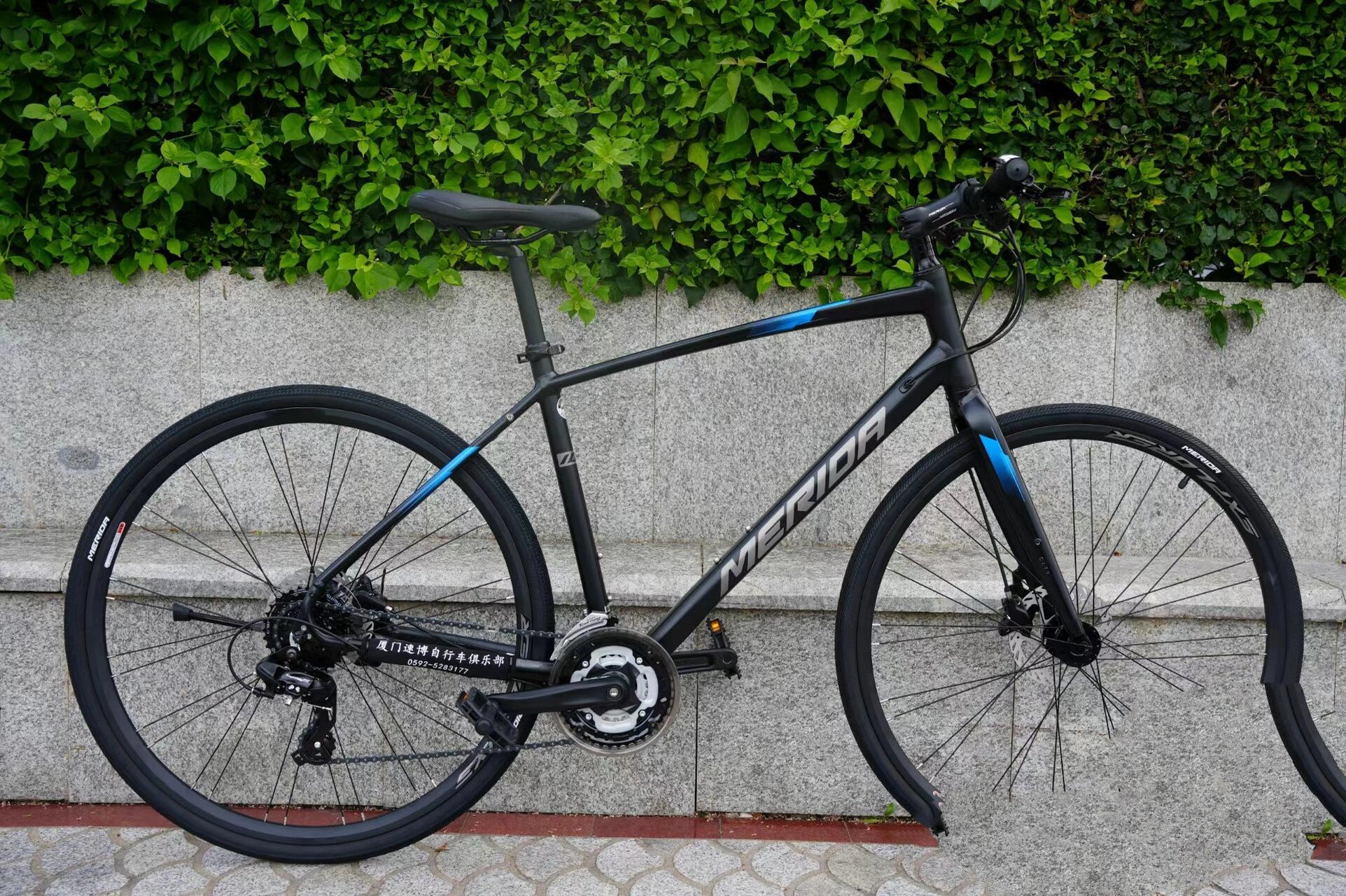 探索者100 一台探索者100黑色