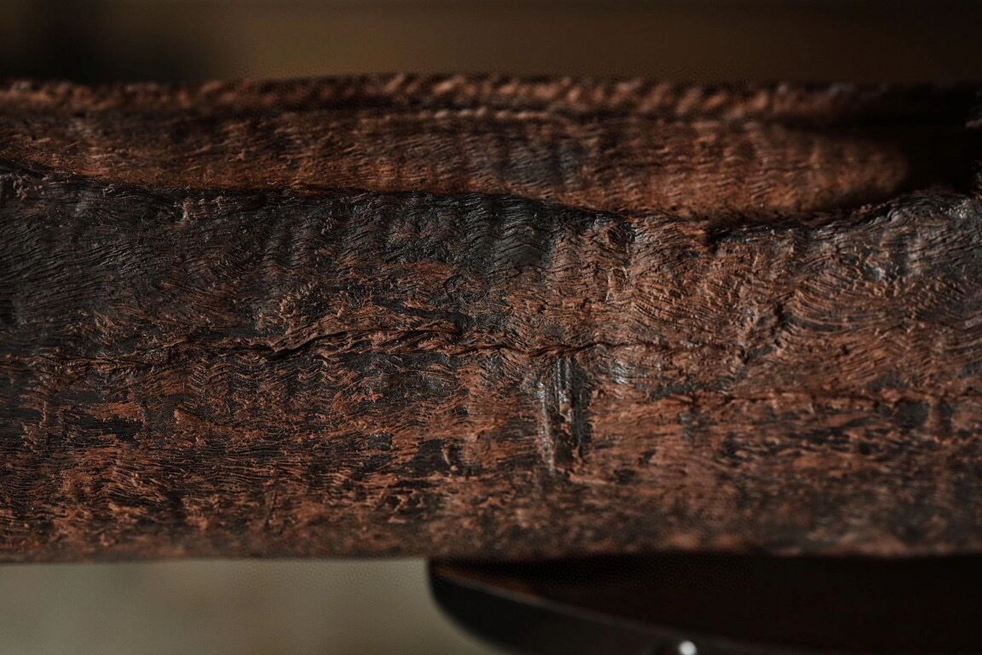 印度小叶紫檀雷击木"横财"摆件 实心老料,皮壳老辣,抚之细腻温润,适合